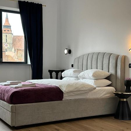 Peaceful Condo For Romantic Getaways Near Black Church - 3Min Walk Brasov Luaran gambar