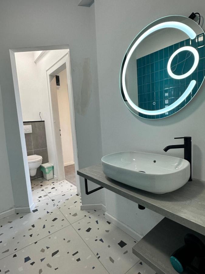 Peaceful Condo For Romantic Getaways Near Black Church - 3Min Walk Brasov Luaran gambar