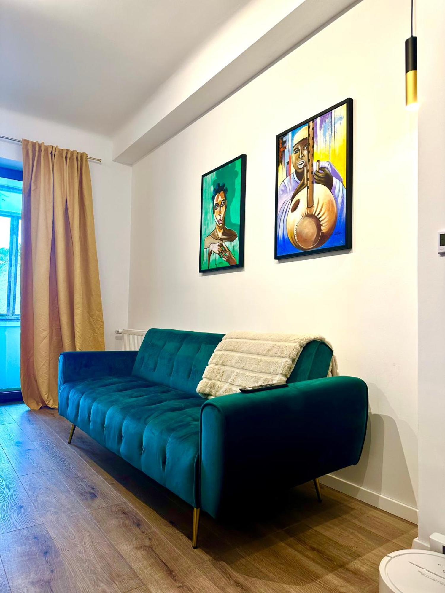 Peaceful Condo For Romantic Getaways Near Black Church - 3Min Walk Brasov Luaran gambar
